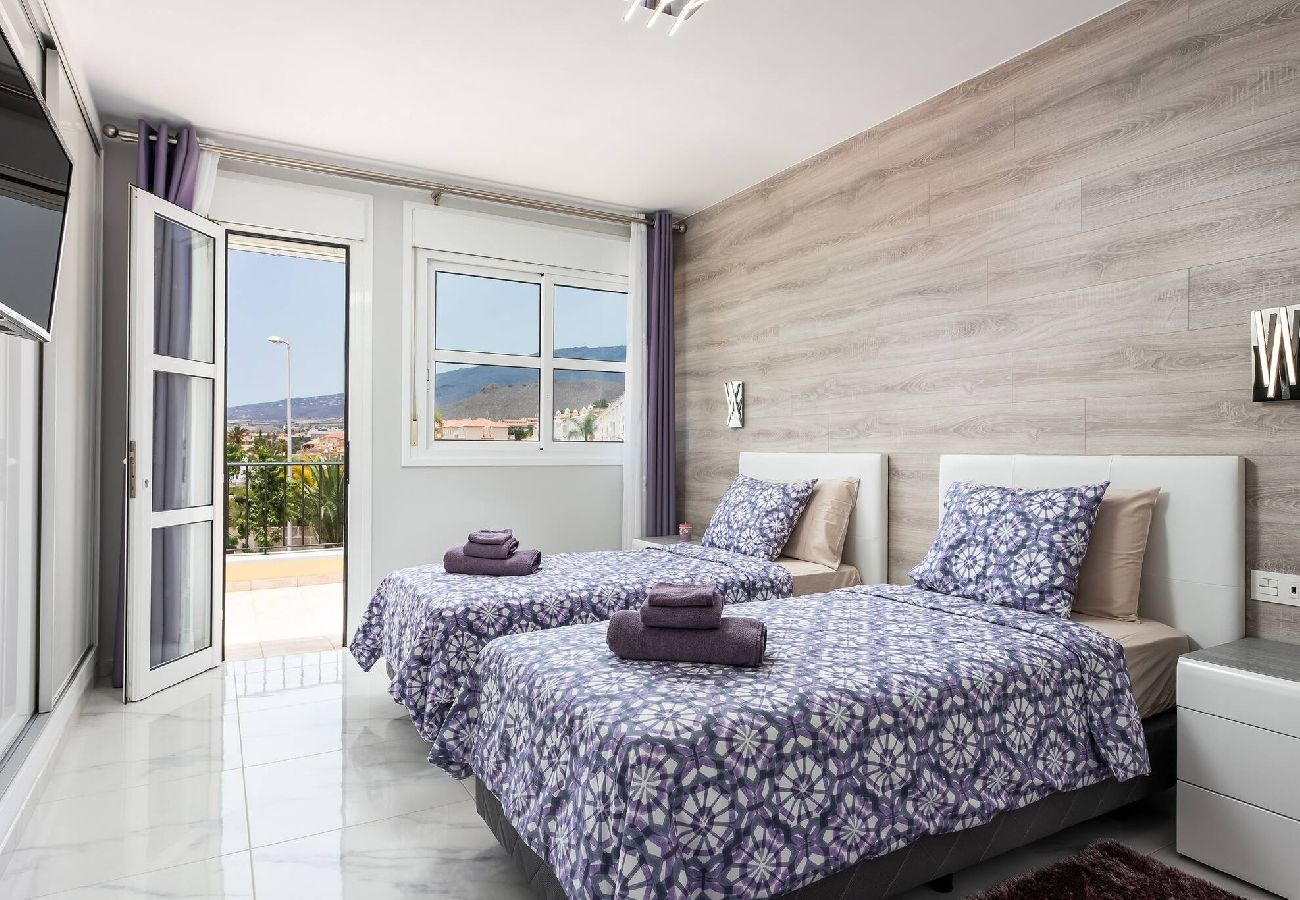 Casa adosada en Adeje - Moderna villa de 4 dormitorios en Costa Adeje Olga