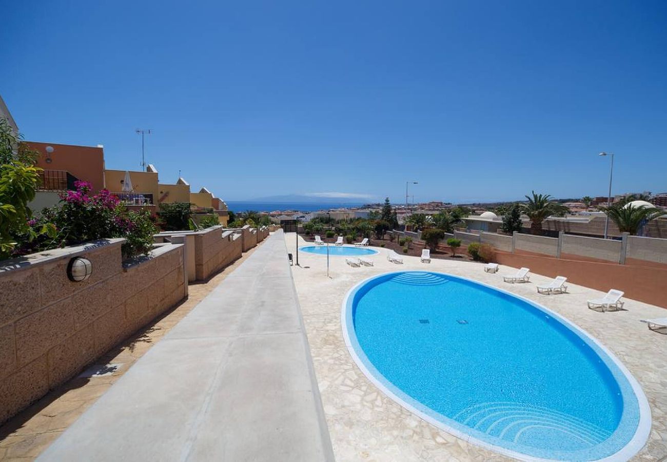 Casa adosada en Adeje - Moderna villa de 4 dormitorios en Costa Adeje Olga