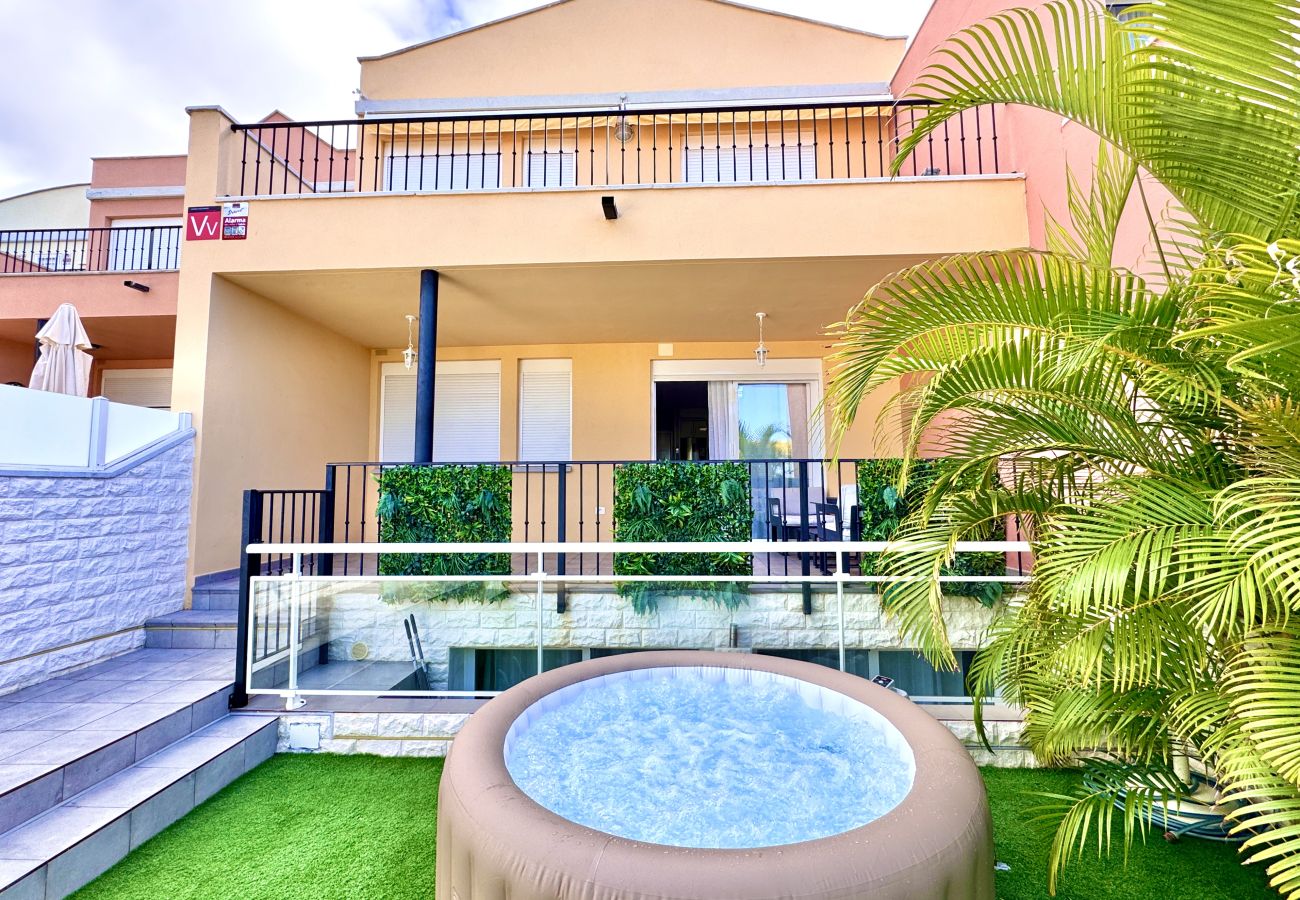Casa adosada en Adeje - Moderna villa de 4 dormitorios en Costa Adeje Olga
