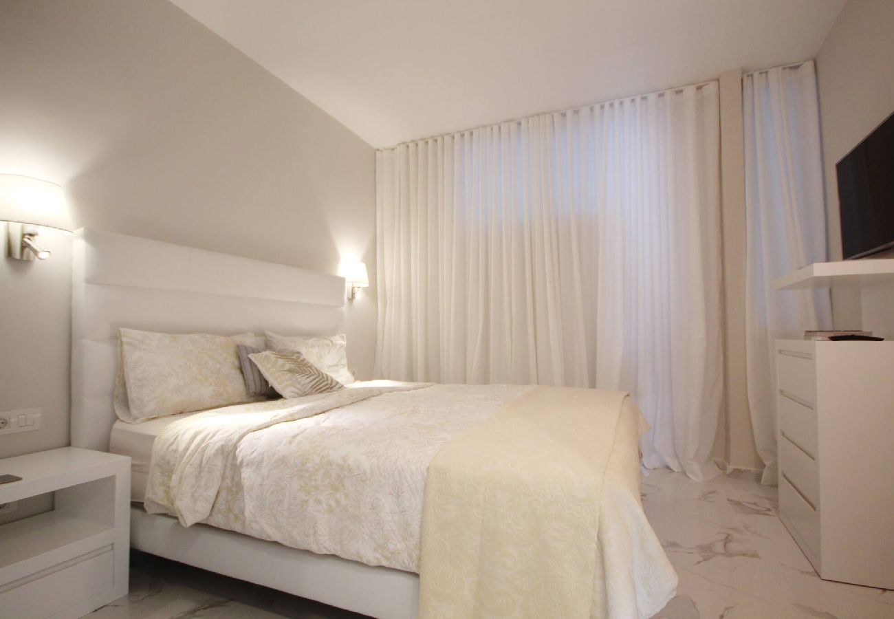 Apartamento en Costa Adeje - Apartamento de lujo en primera linea de El Duque D11