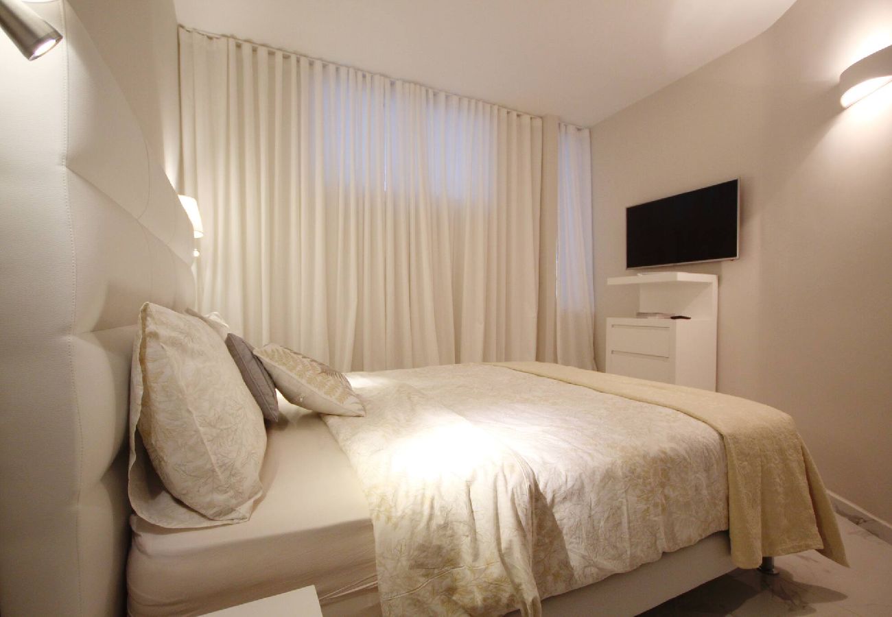 Apartamento en Costa Adeje - Apartamento de lujo en primera linea de El Duque D11