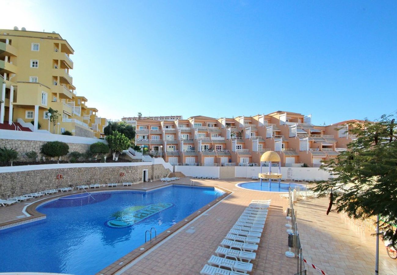 Apartamento en Adeje - Apartamento en complejo con piscina en Costa Adeje 
