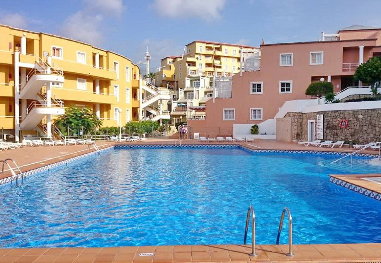 Apartamento en Adeje - Apartamento en complejo con piscina en Costa Adeje 