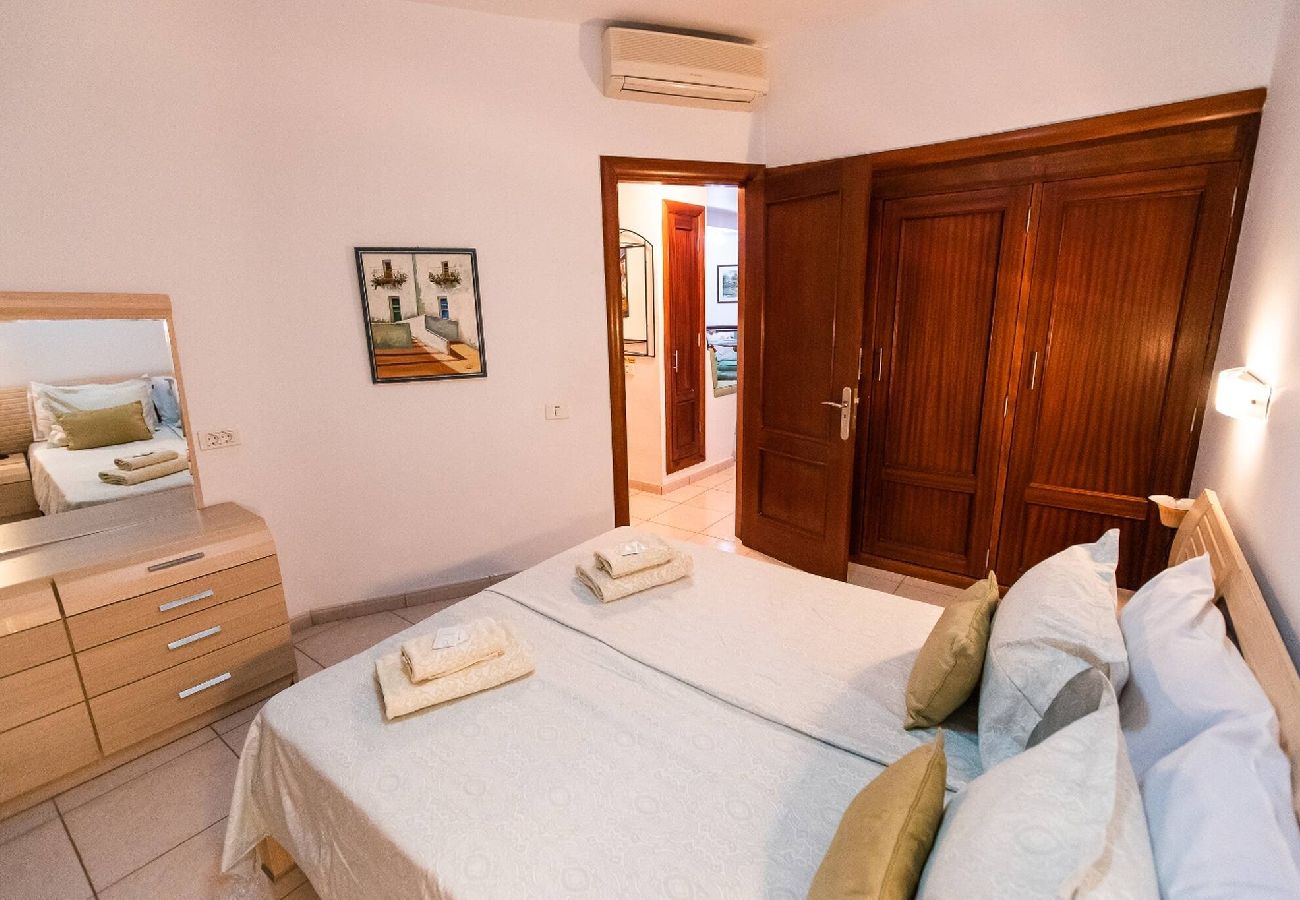 Apartamento en Costa Adeje - Apartamento de 2 dormitorios El Duque, Costa Adeje 