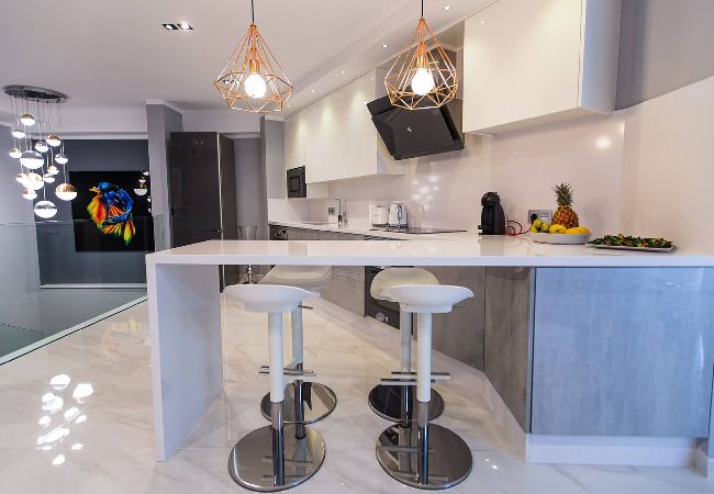Apartamento en Arona - Lujoso piso de 2 dormitorios en Los Cristianos 