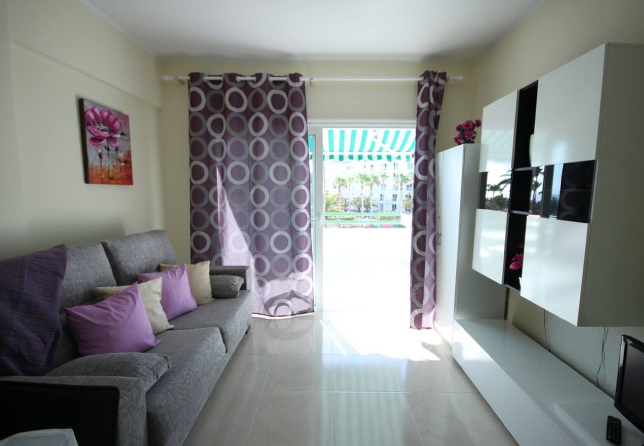 Studio in Costa Adeje - Beachfront studio El Duque D25
