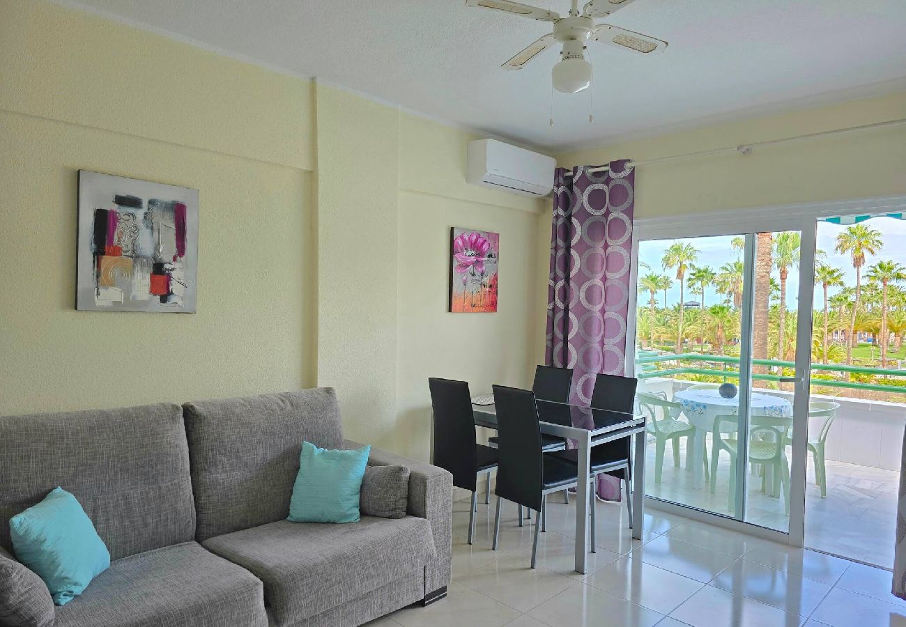 Studio in Costa Adeje - Beachfront studio El Duque D25