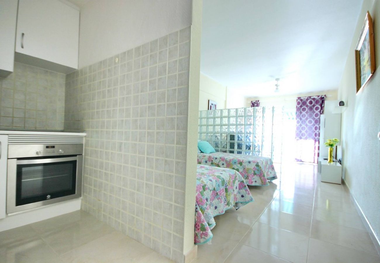 Studio in Costa Adeje - Beachfront studio El Duque D25