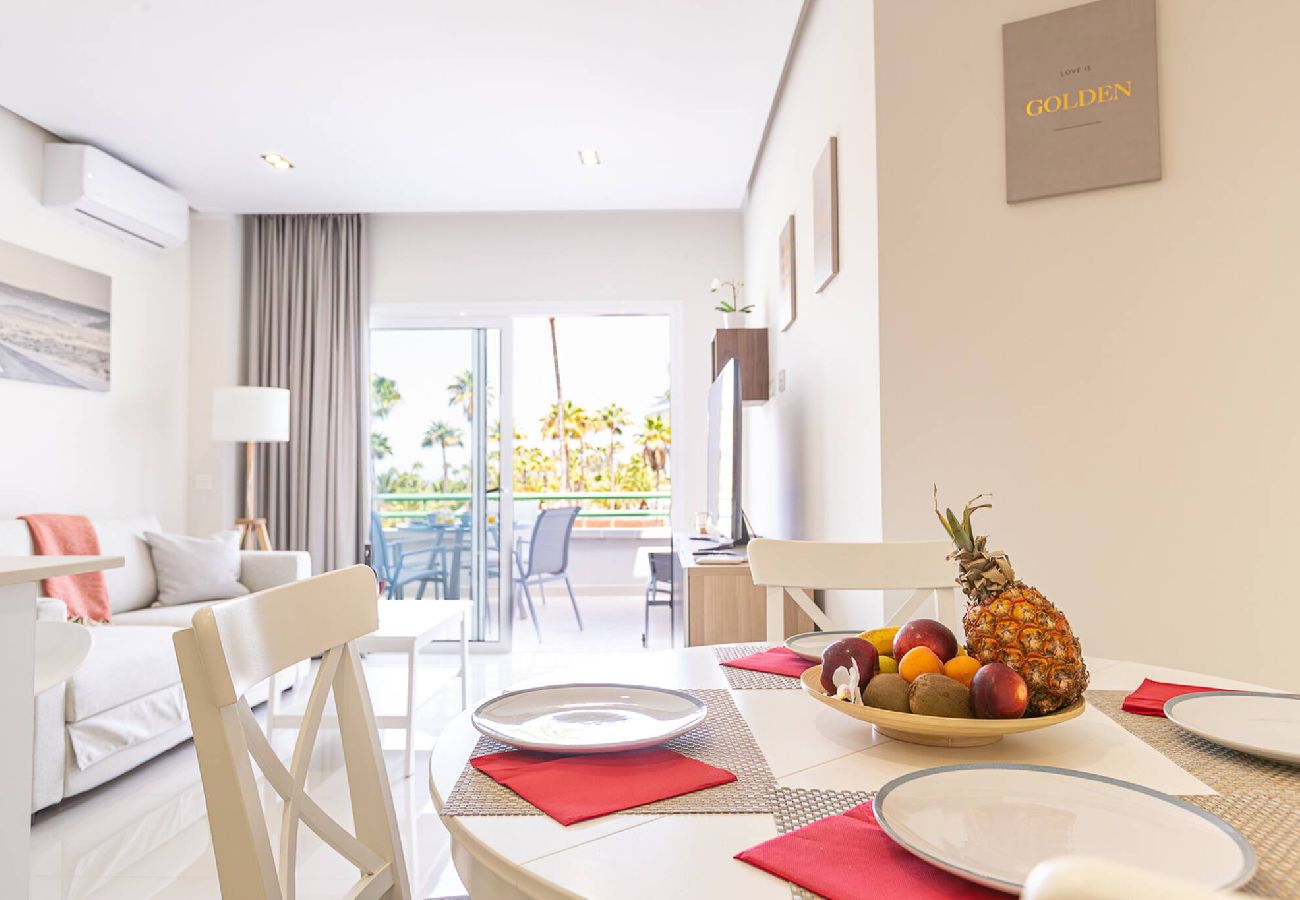 Apartment in Costa Adeje - Beachfront apartment in El Duque