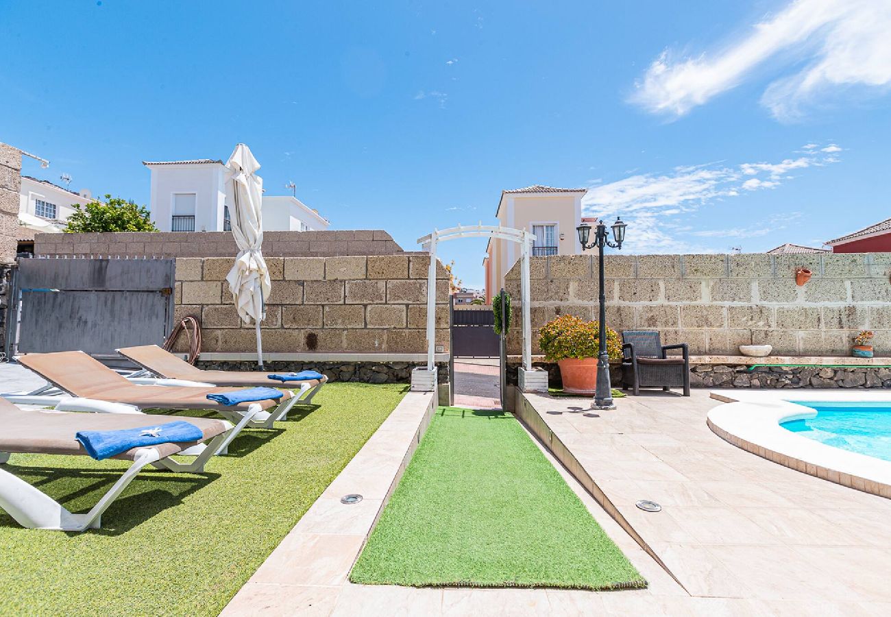Villa in Costa Adeje - Cozy villa in Madroñal de Fañabe with pool
