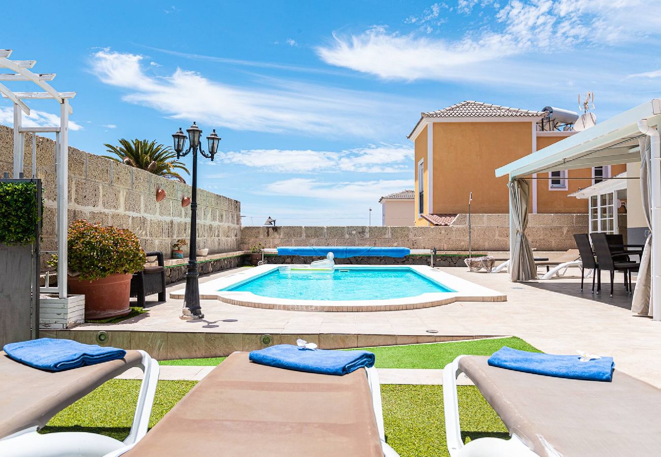 Villa in Costa Adeje - Cozy villa in Madroñal de Fañabe with pool