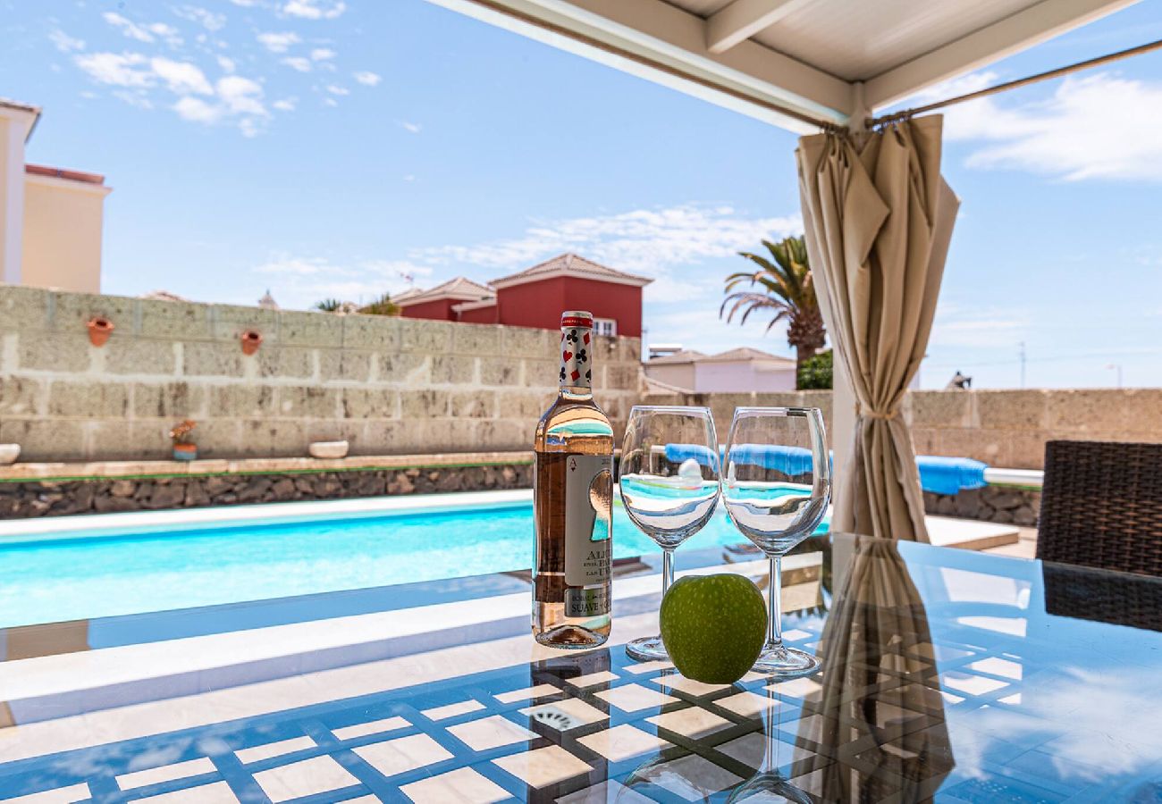 Villa in Costa Adeje - Cozy villa in Madroñal de Fañabe with pool