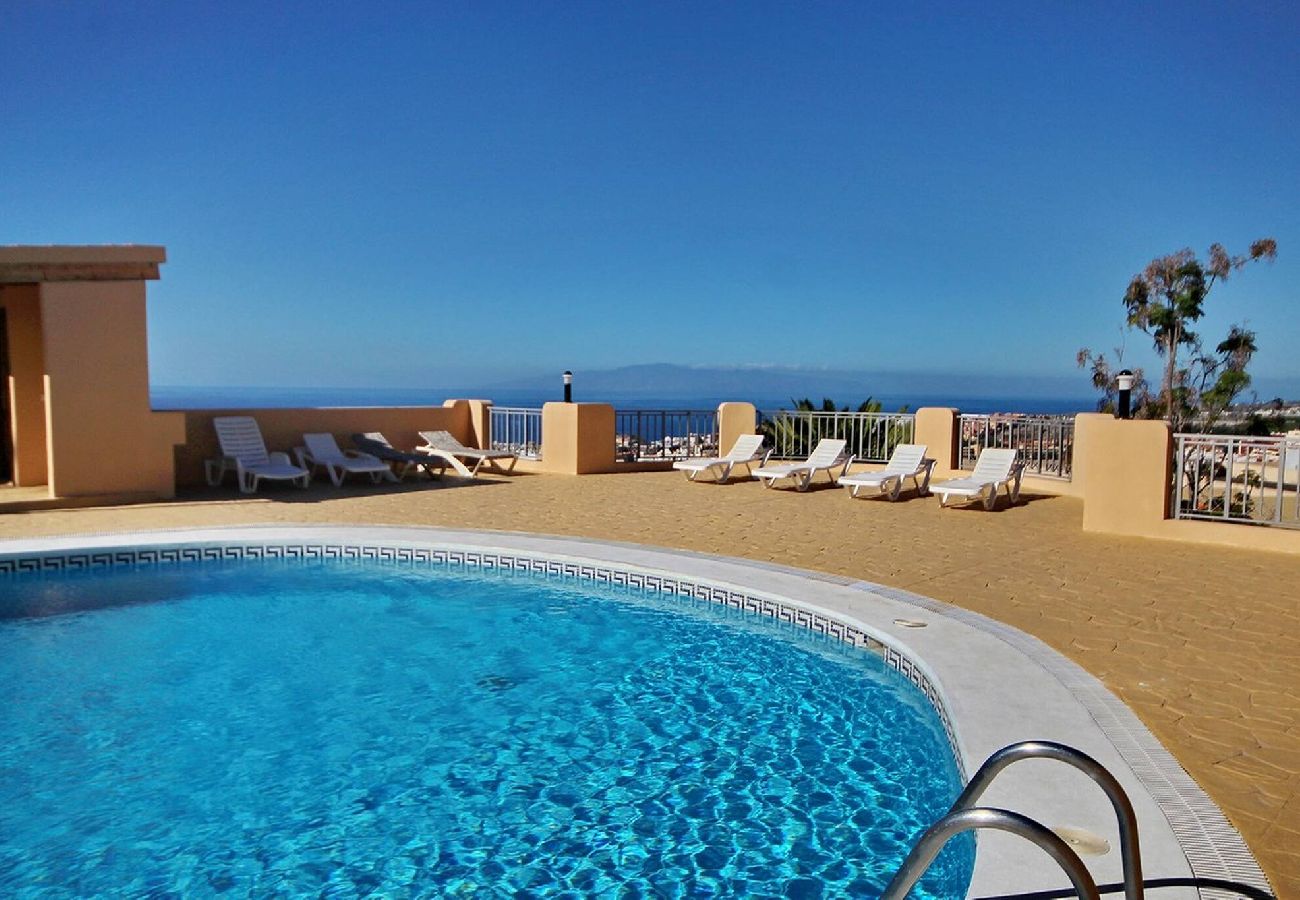 Terraced House in Costa Adeje - Cozy townhouse with ocean views 