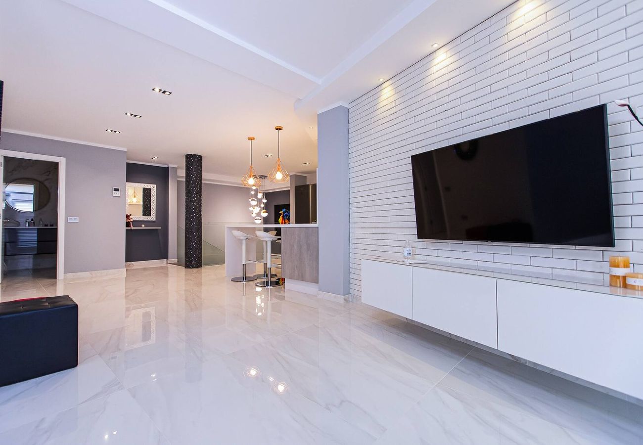 Apartment in Arona - Luxurious 2-bedroom apartment in Los Cristianos