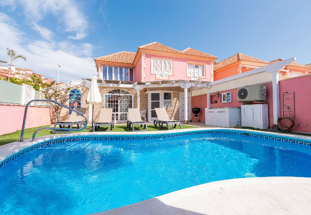 Villa in Costa Adeje - Nice 3 Bedroom Villa in El Duque 