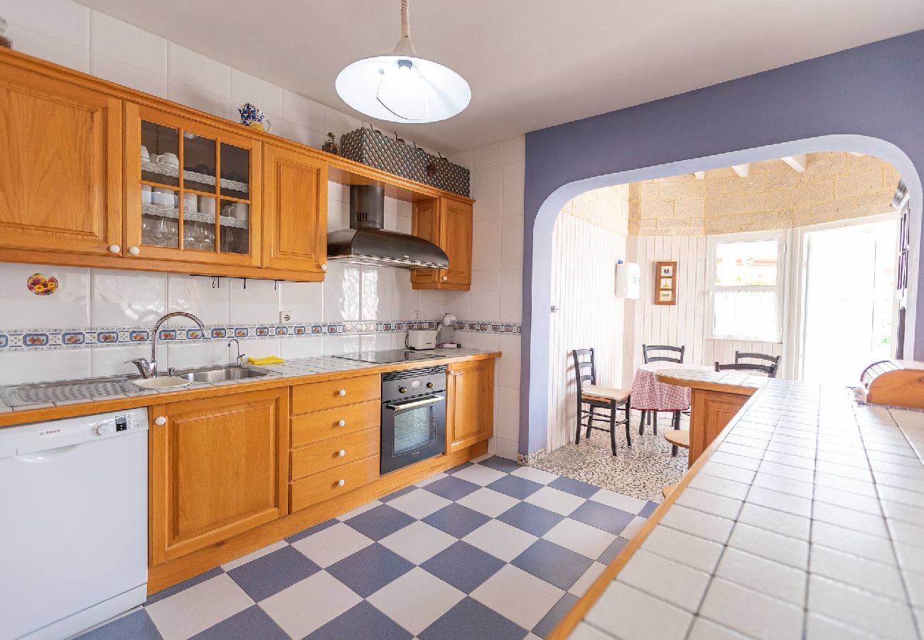 Villa in Costa Adeje - Nice 3 Bedroom Villa in El Duque 