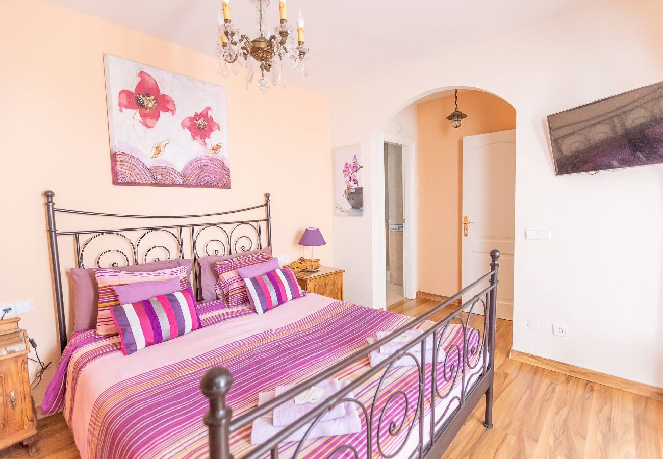 Villa in Costa Adeje - Nice 3 Bedroom Villa in El Duque 