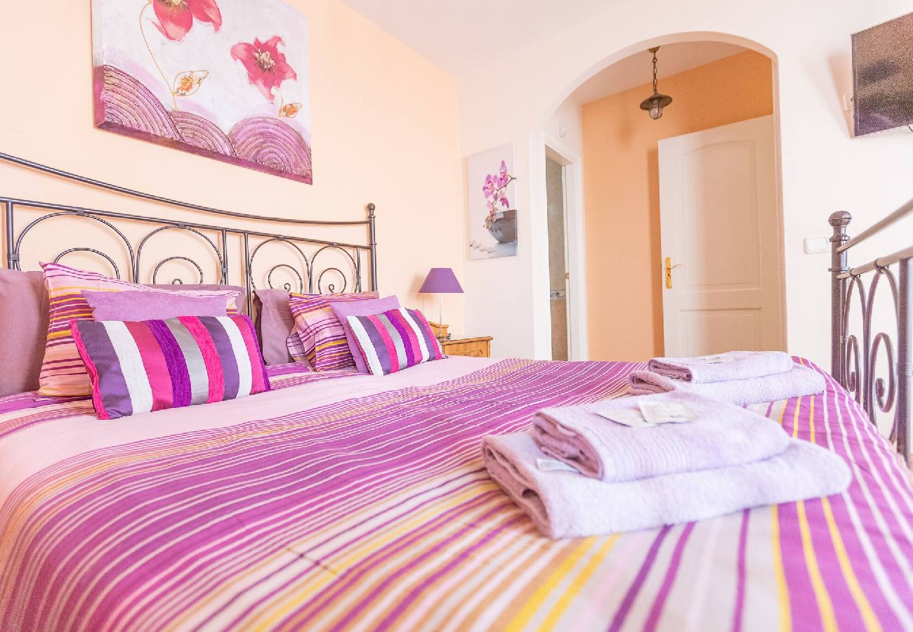 Villa in Costa Adeje - Nice 3 Bedroom Villa in El Duque 