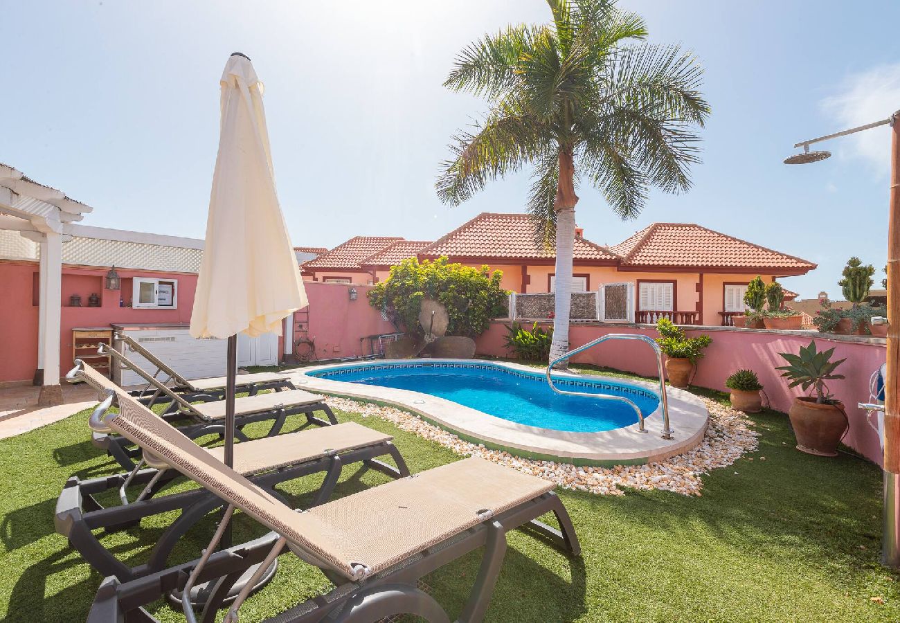 Villa in Costa Adeje - Nice 3 Bedroom Villa in El Duque 