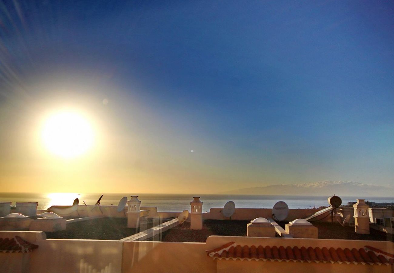 Таунхаус на Costa Adeje - Таунхаус с видом на море в Коста Адехе